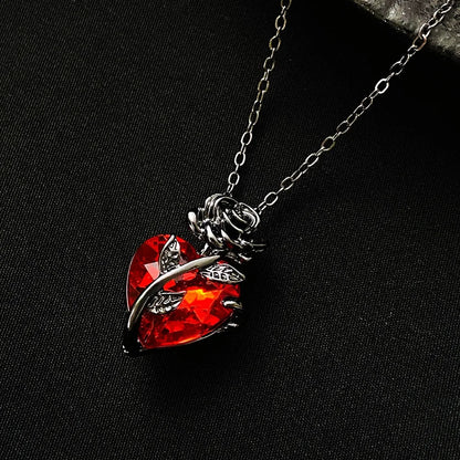 BLEEDING ROSE NECKLACE